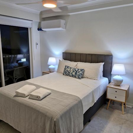 Apr Private Suites Moroccan By The Beach Gold Coast Exterior photo