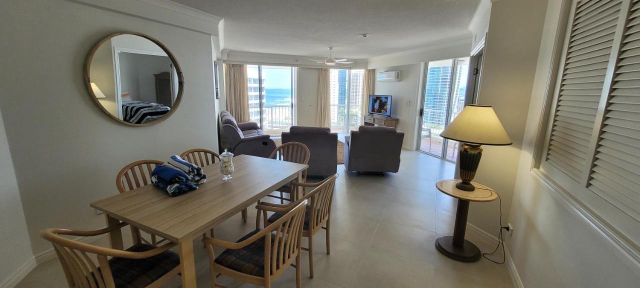 Apr Private Suites Moroccan By The Beach Gold Coast Exterior photo