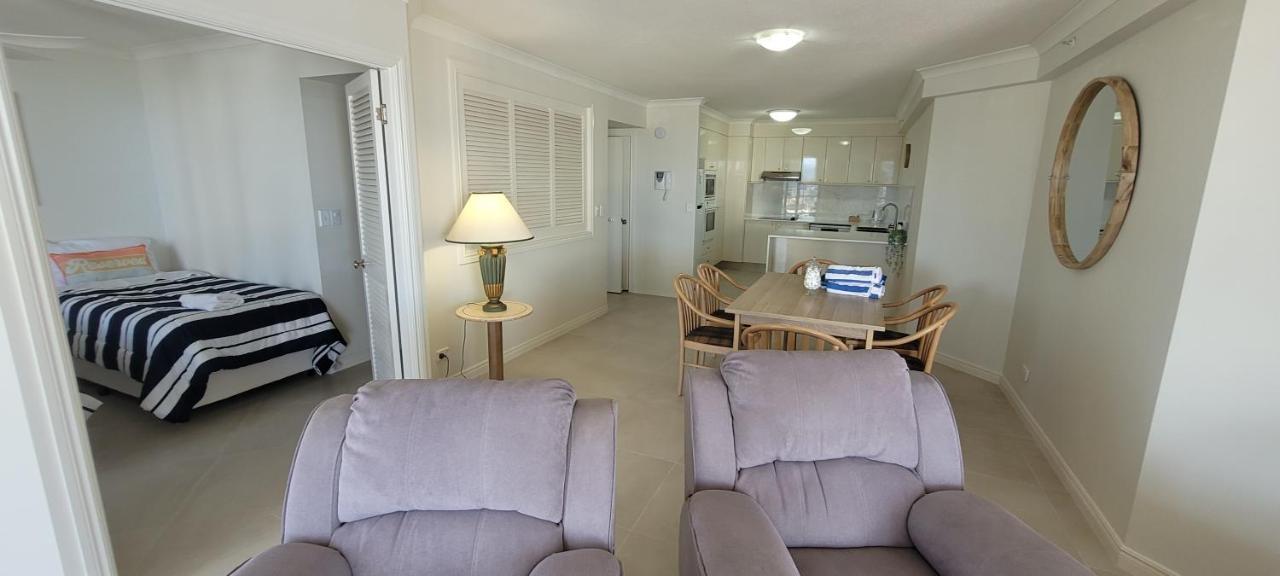 Apr Private Suites Moroccan By The Beach Gold Coast Exterior photo