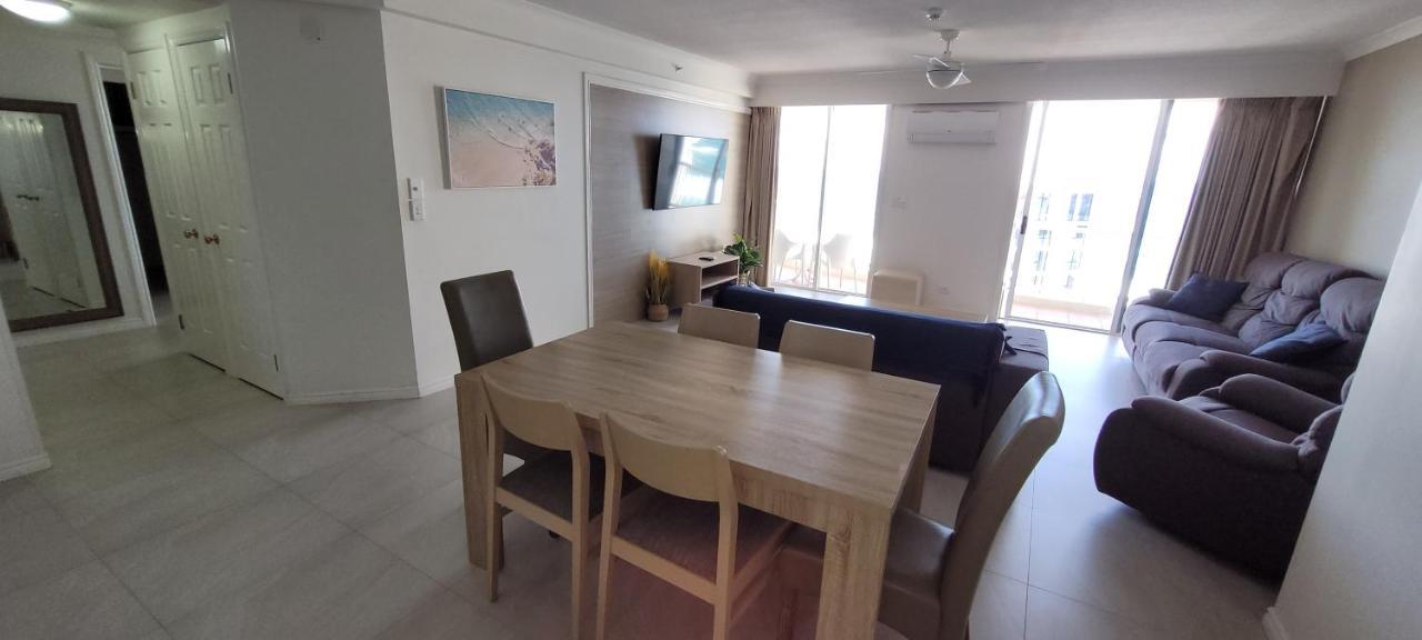 Apr Private Suites Moroccan By The Beach Gold Coast Exterior photo