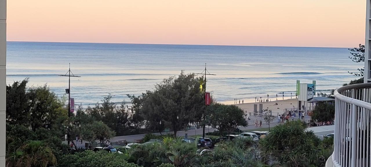 Apr Private Suites Moroccan By The Beach Gold Coast Exterior photo