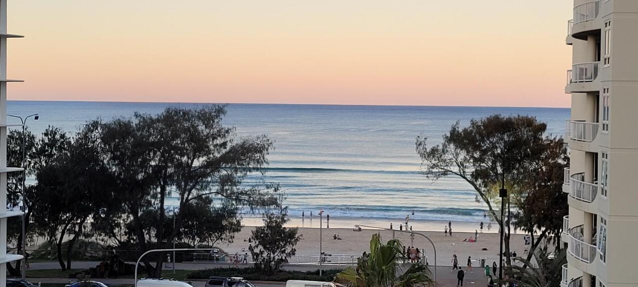 Apr Private Suites Moroccan By The Beach Gold Coast Exterior photo