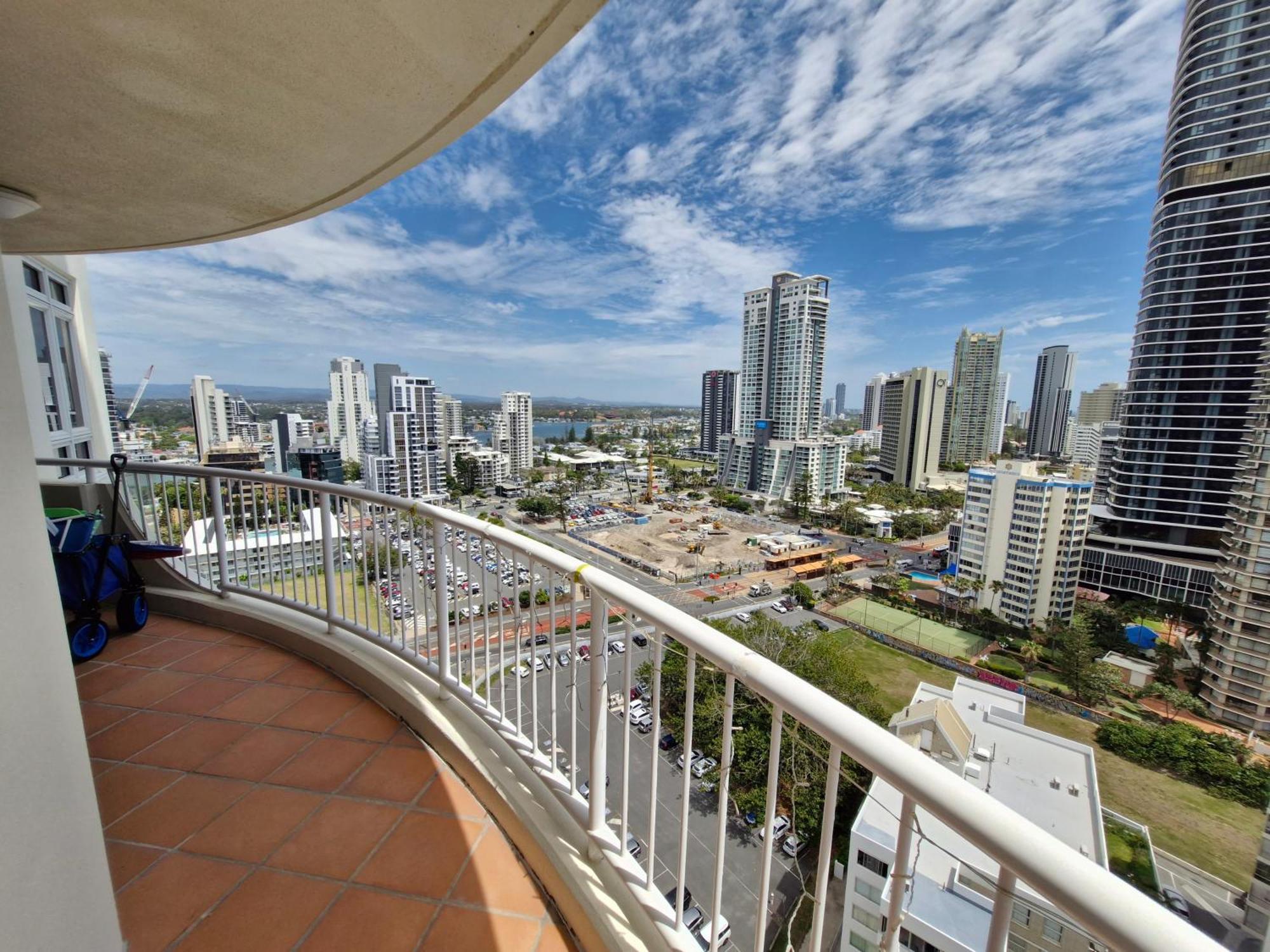 Apr Private Suites Moroccan By The Beach Gold Coast Exterior photo
