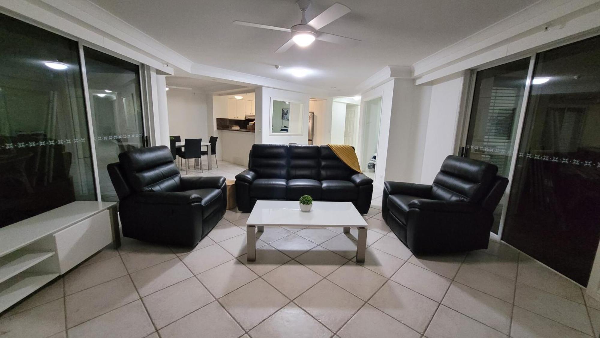 Apr Private Suites Moroccan By The Beach Gold Coast Exterior photo