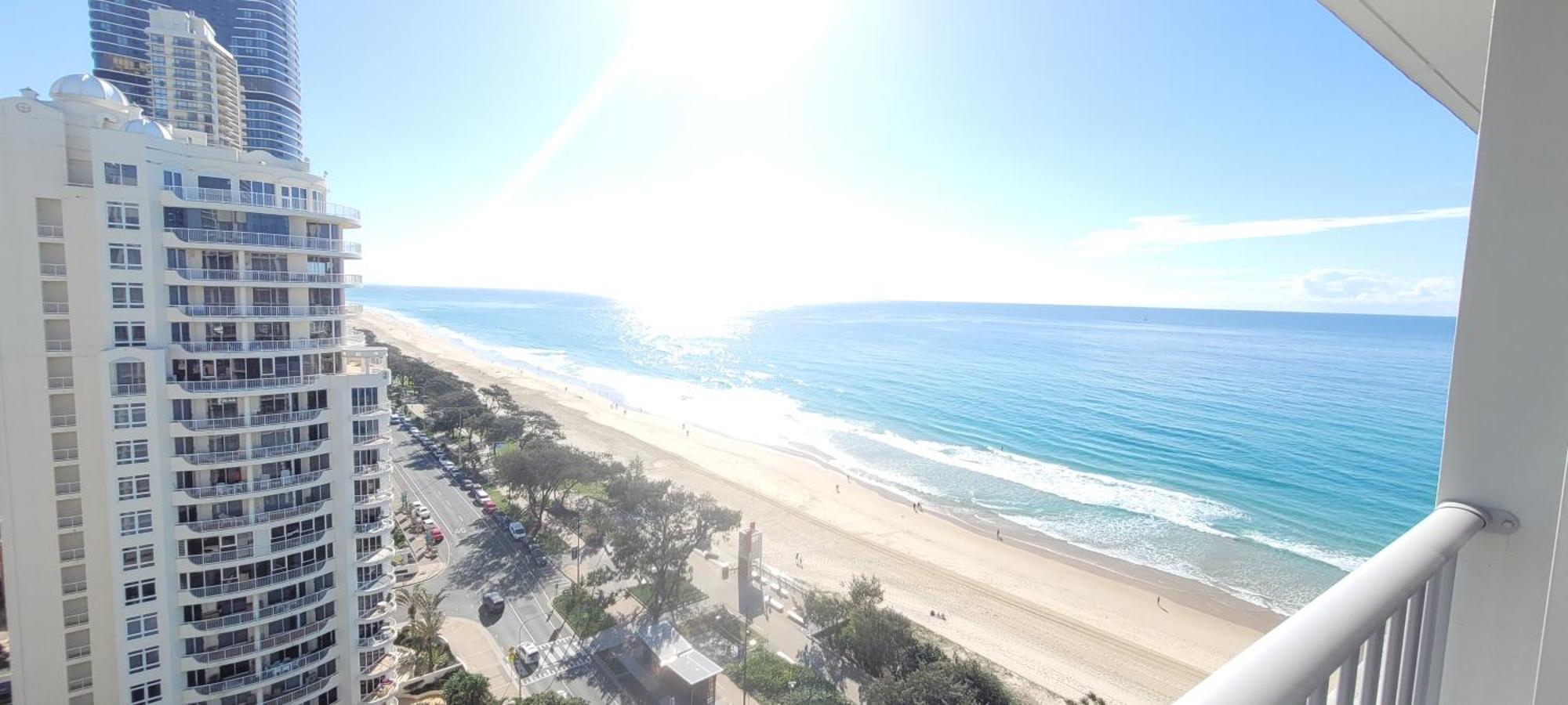 Apr Private Suites Moroccan By The Beach Gold Coast Exterior photo