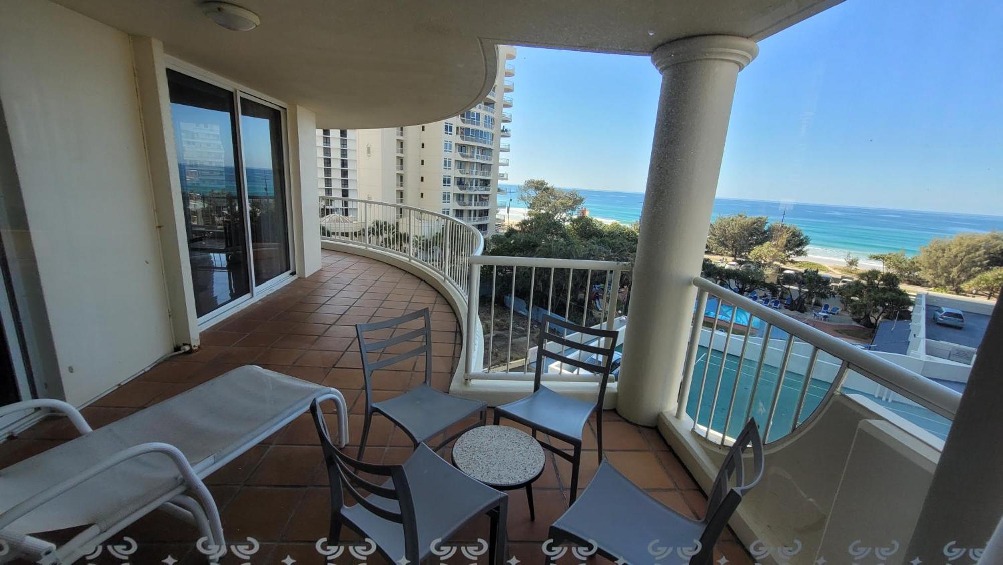 Apr Private Suites Moroccan By The Beach Gold Coast Exterior photo