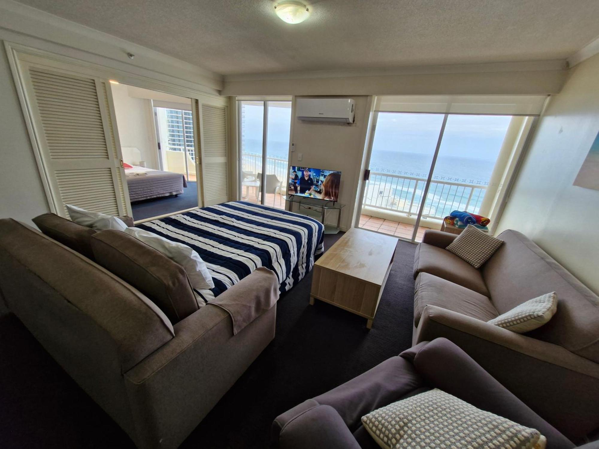 Apr Private Suites Moroccan By The Beach Gold Coast Room photo