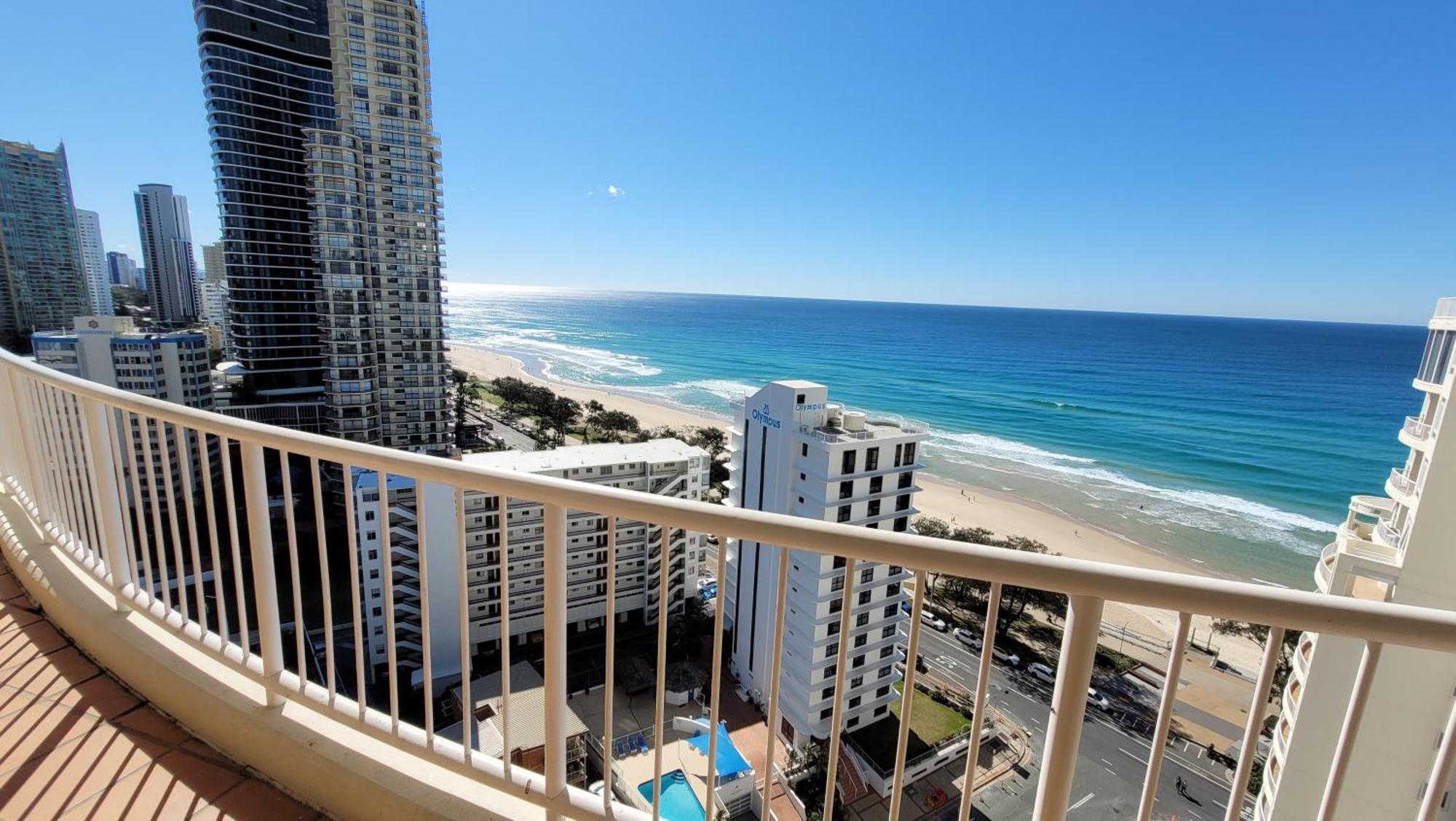 Apr Private Suites Moroccan By The Beach Gold Coast Room photo