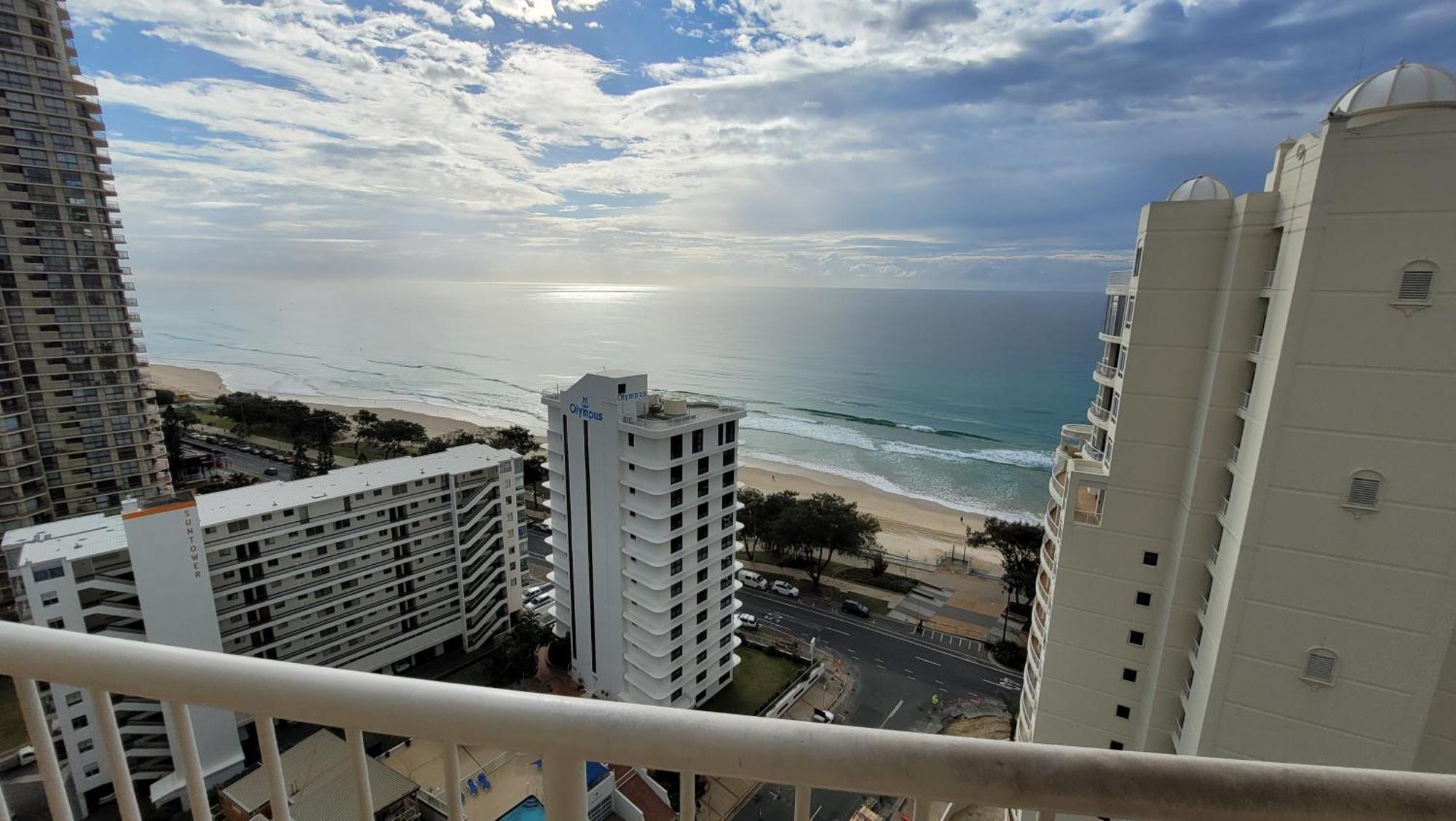 Apr Private Suites Moroccan By The Beach Gold Coast Room photo