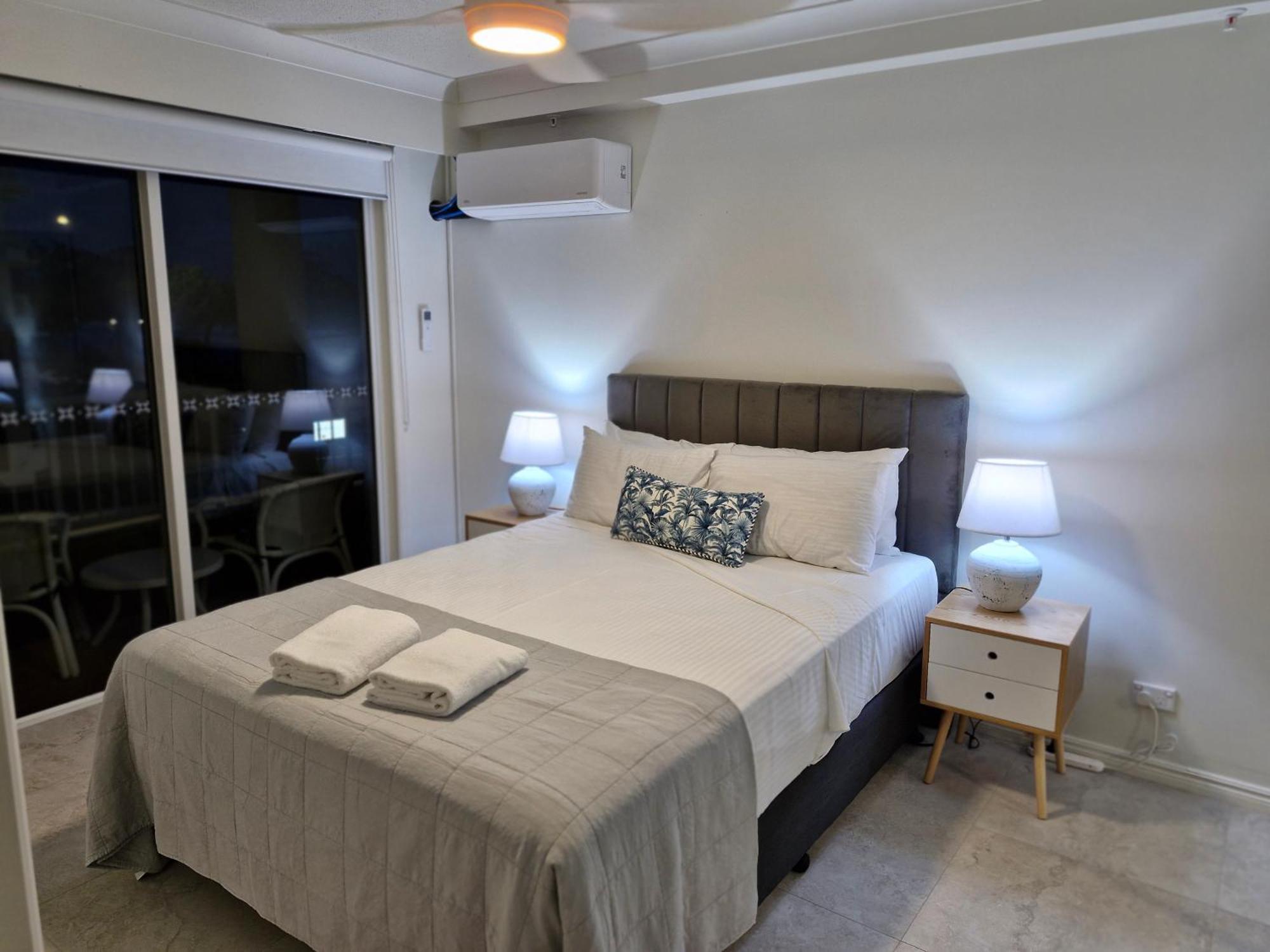 Apr Private Suites Moroccan By The Beach Gold Coast Exterior photo
