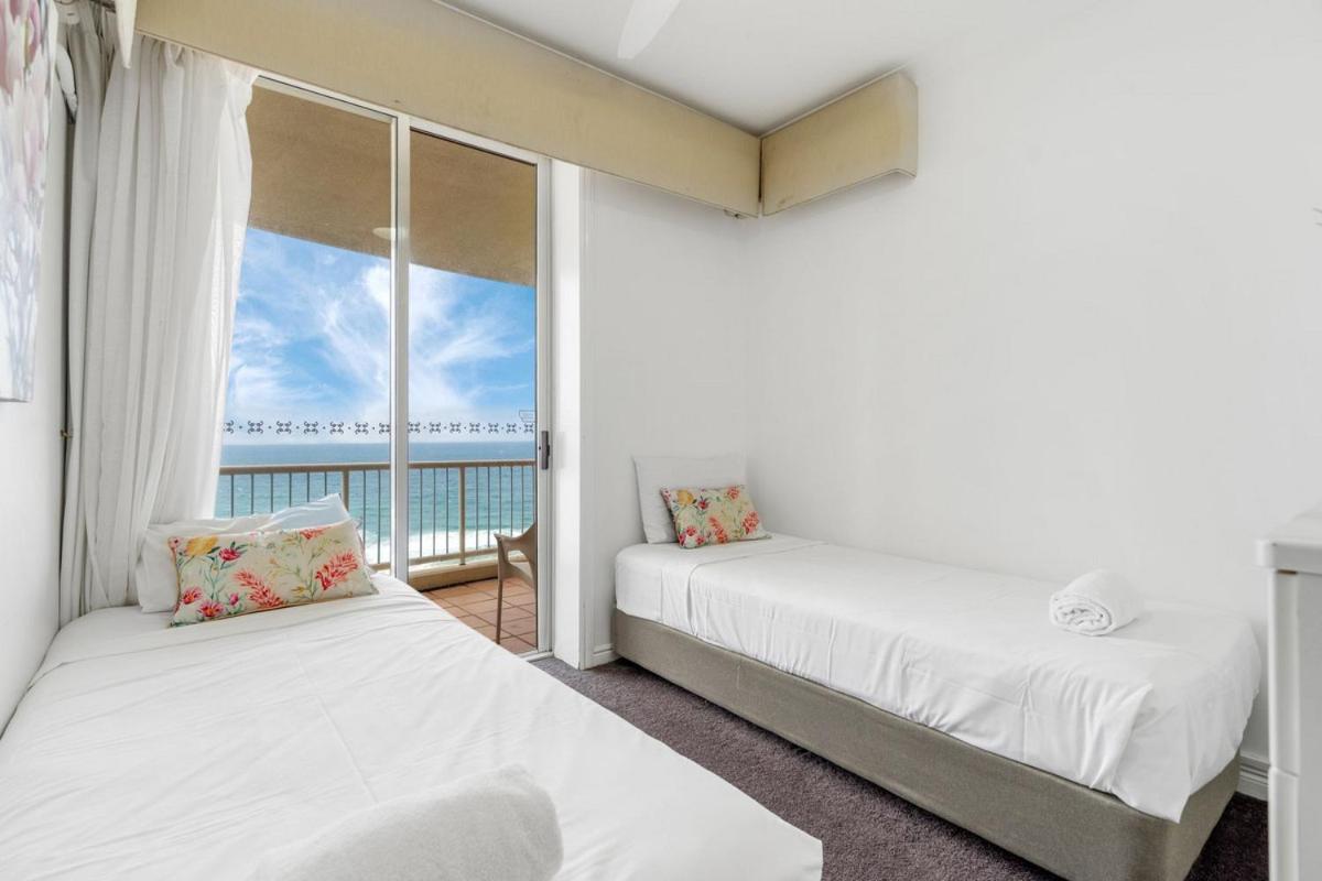 Apr Private Suites Moroccan By The Beach Gold Coast Exterior photo