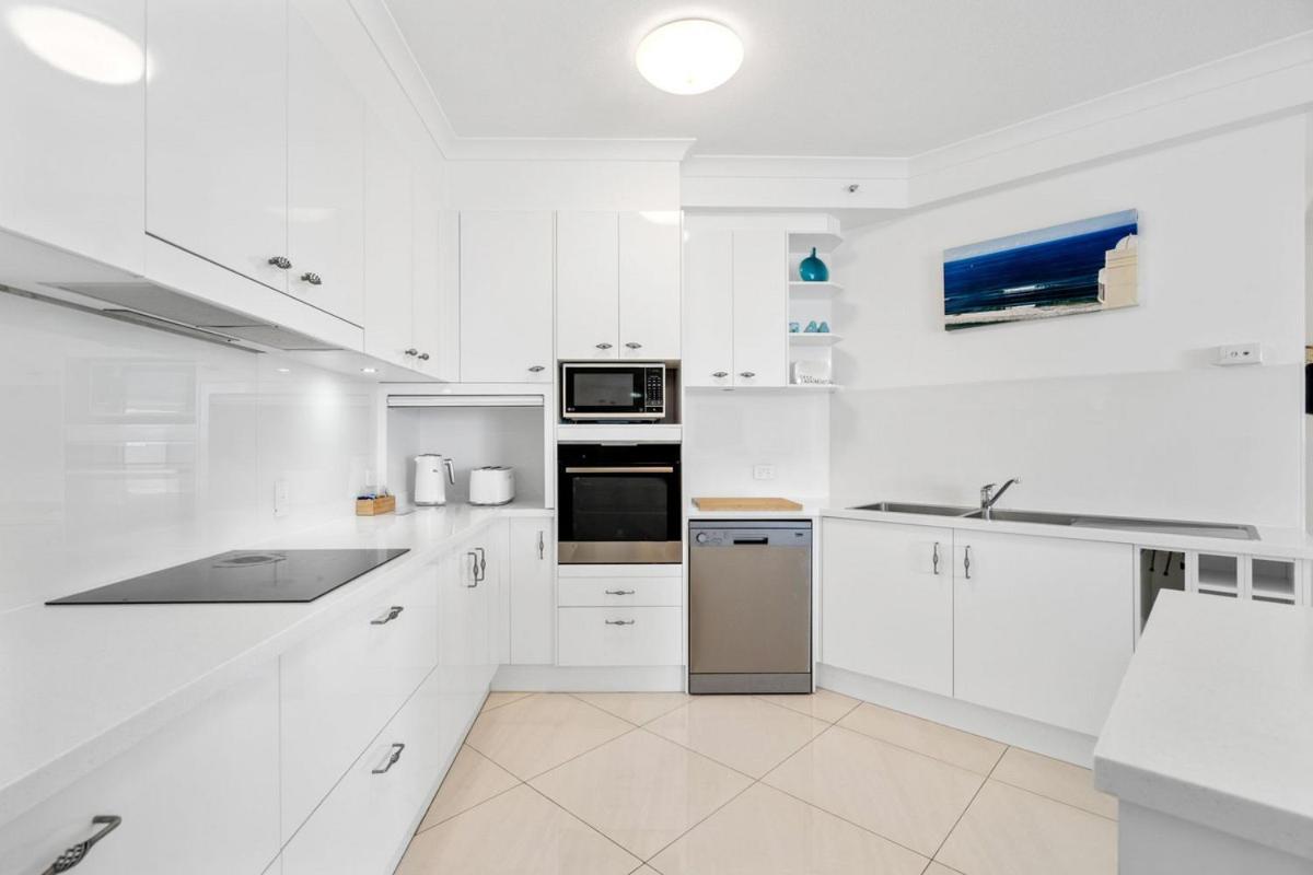 Apr Private Suites Moroccan By The Beach Gold Coast Exterior photo